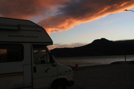 Abendrot im Hafen von Puerto Ibanez